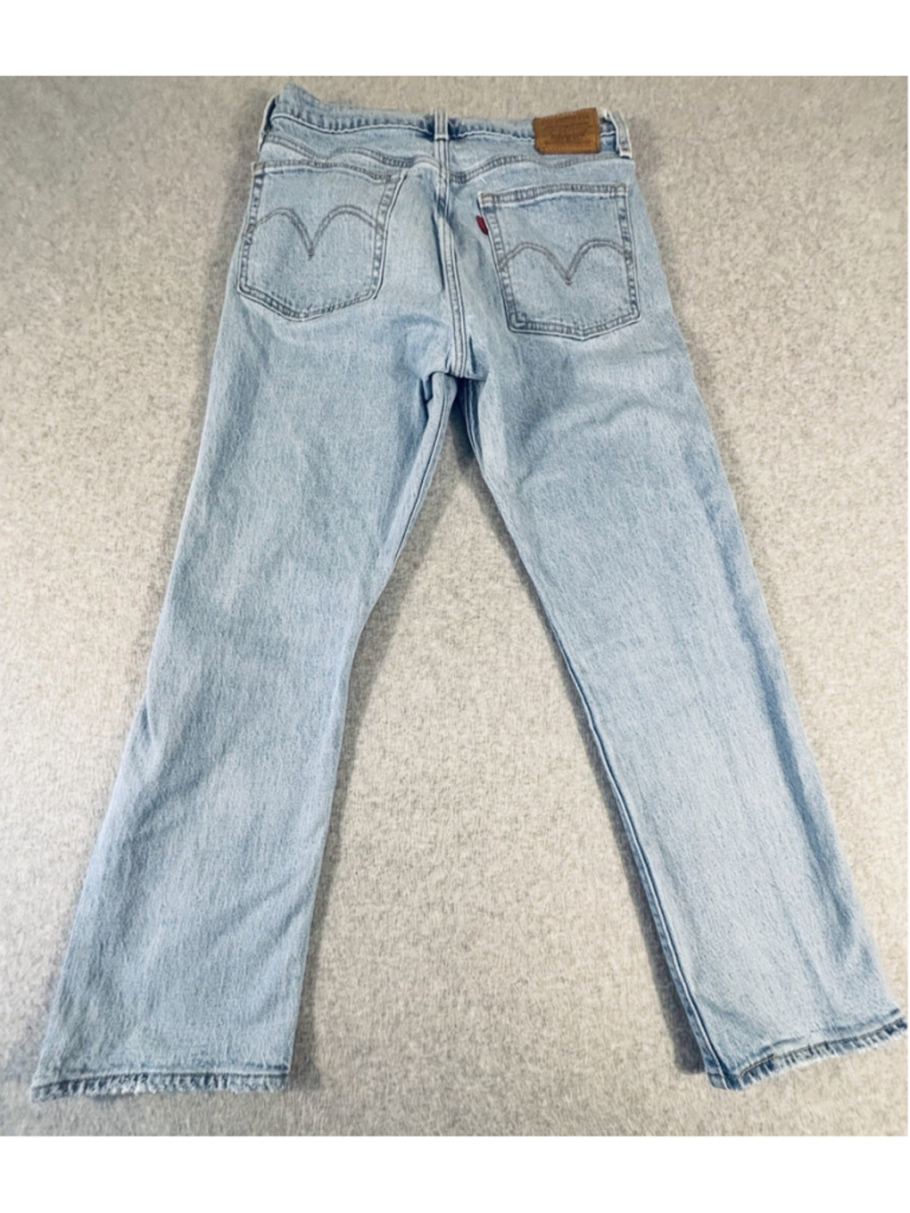 Levi’s Premium Wedgie Straight Jeans Women 29x28 Light Wash Distressed Denim - Picture 3 of 12